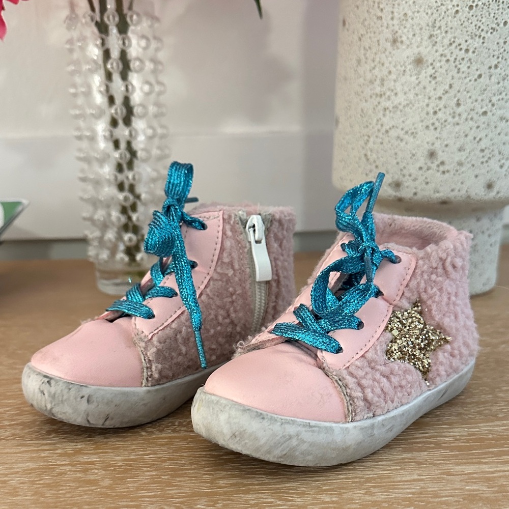 Lola + The Boys Pink Sneakers with Gold Star and Blue Laces